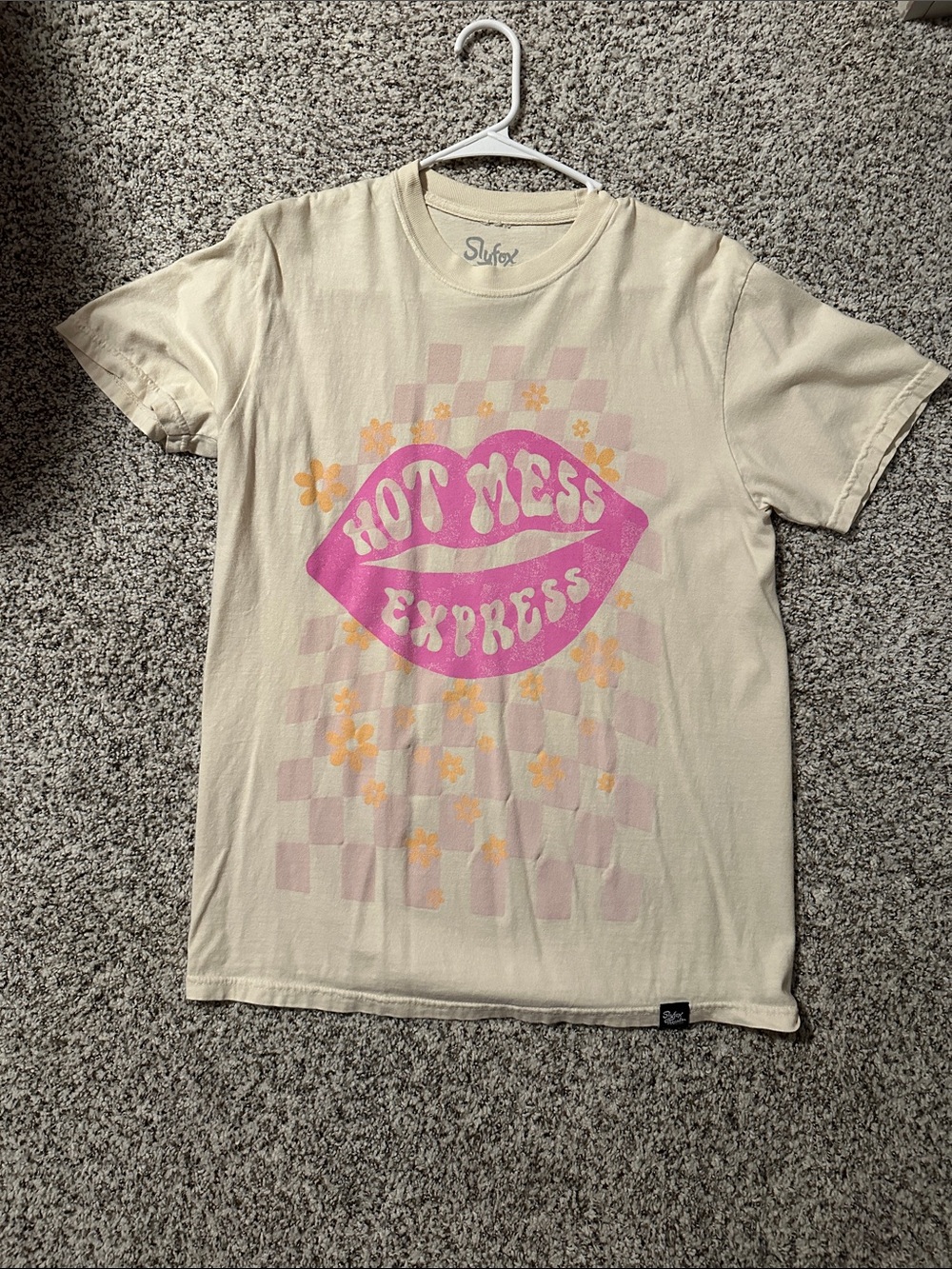 Cream Short-Sleeve Graphic Tee with Pink 'Hot Mess Express' Print